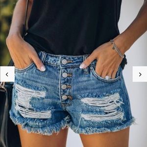 KanCan Mid-Rise Distressed Shorts S